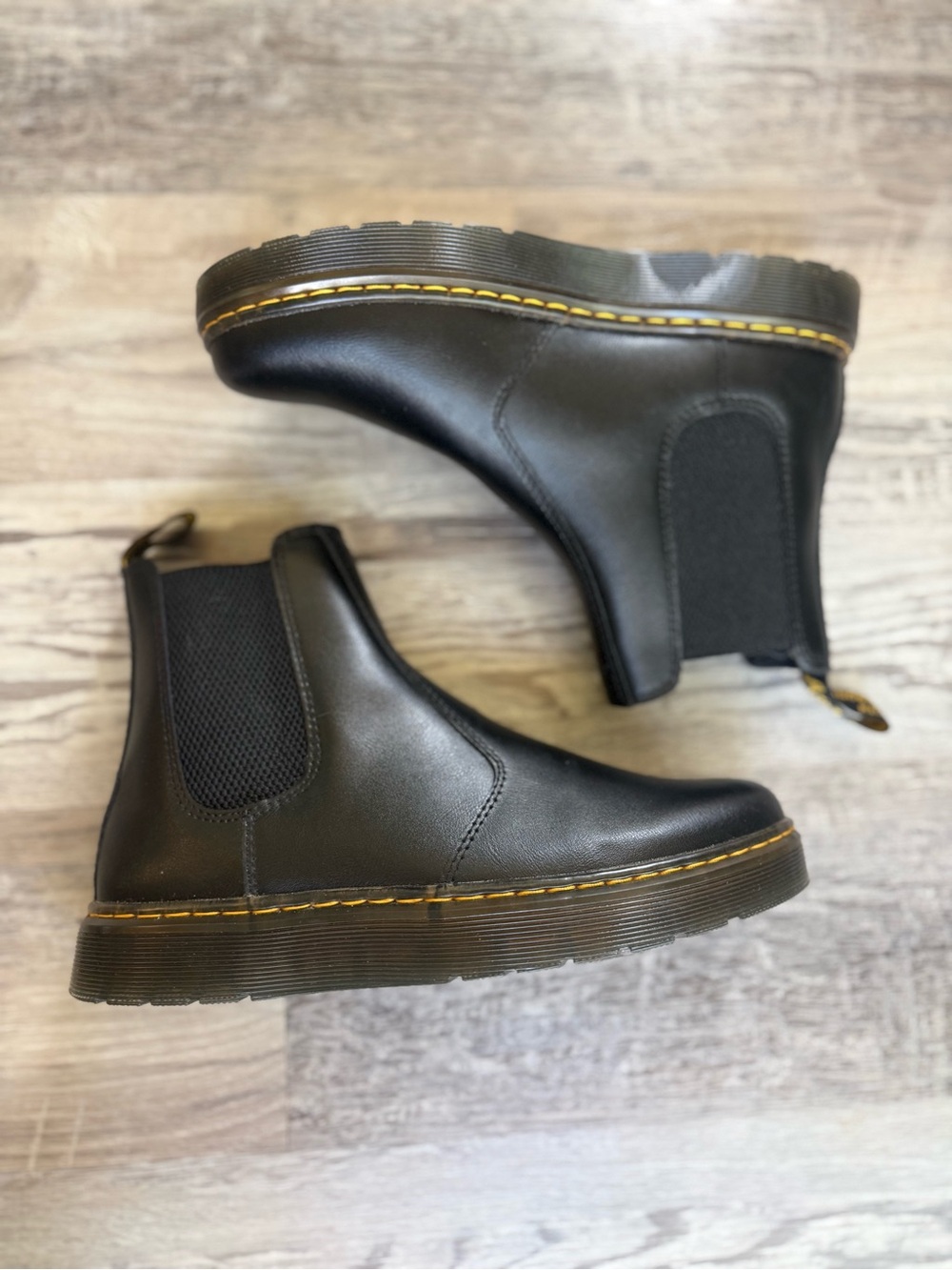 Dr. Martens Dorrian Unisex Size L8 M7 Black Pull On Chelsea Leather Boots NEW